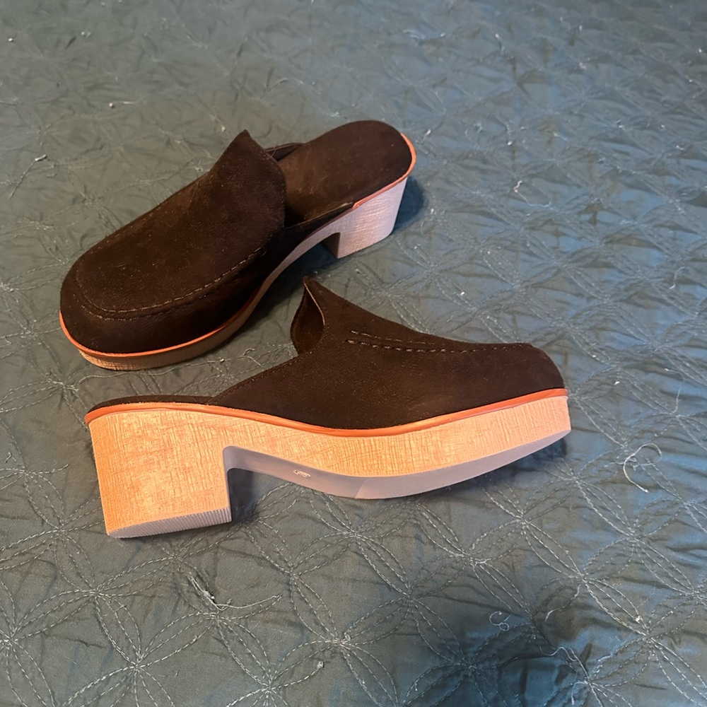 Elegant Black Women's Mules with Wooden Heel